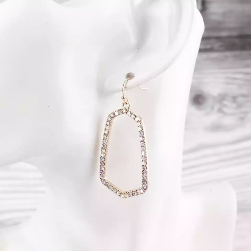 🔴 5/$20 Crystal geometric drop gold earrings NEW - Picture 2 of 6